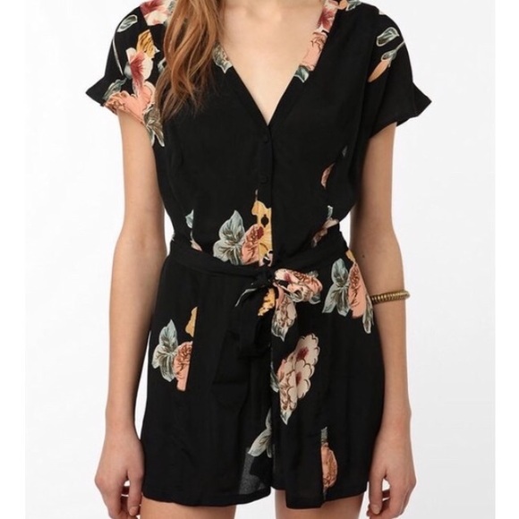 Staring at Stars Crepe Open Back Romper Size 6 - Picture 1 of 8